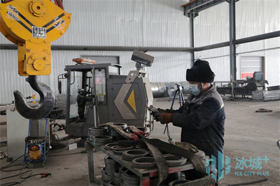 百余工人昼夜奋战 鸿图工业“热辣滚烫”冲刺订单